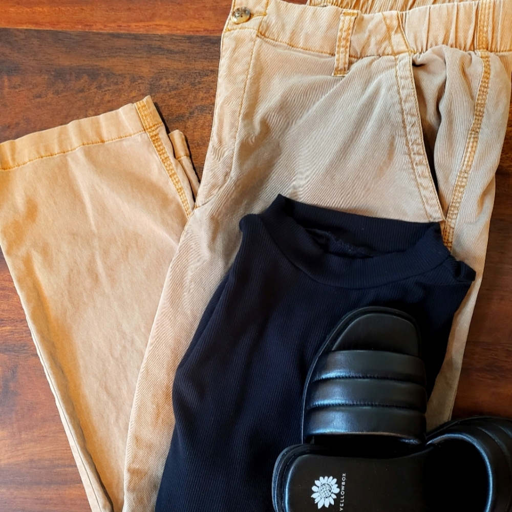 Old Navy Chinos (Like new!!)
